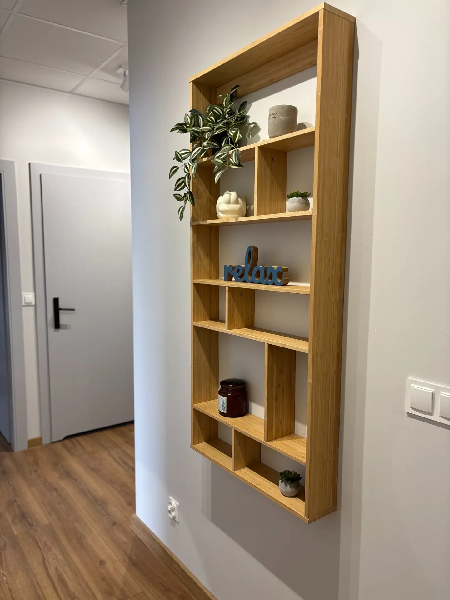 Nowoczesny i przestronny korytarz w centrum Fizjointegra